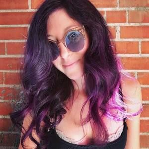 Meet your Posher, Hillary